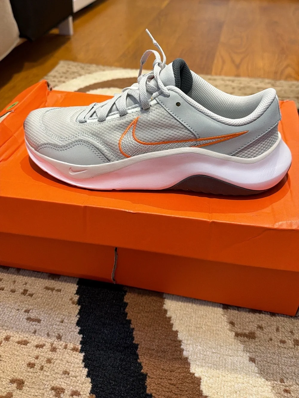 Nike Legend Essential 3
